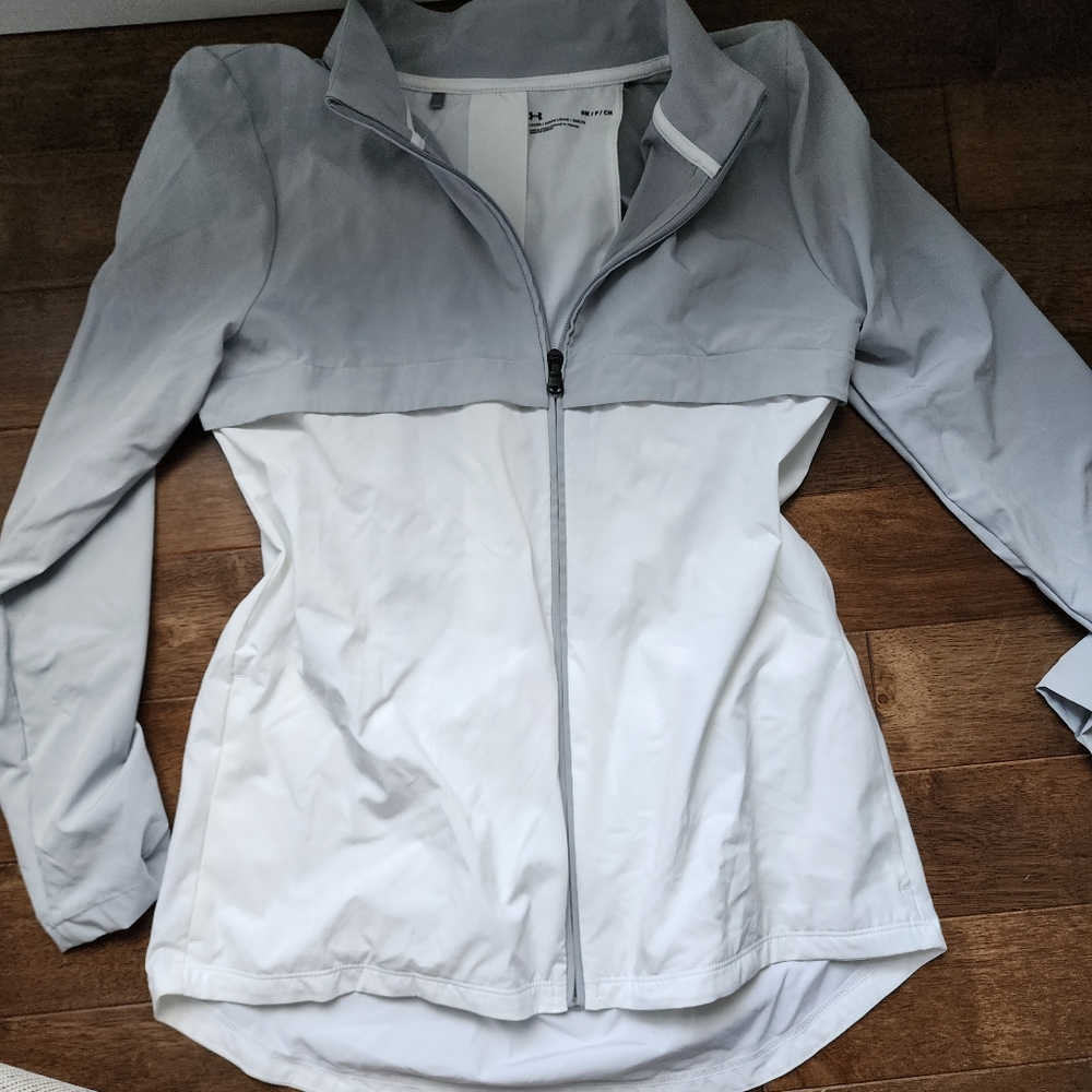 ✨️SALE✨️UNDER ARMOUR Windbreaker Jacket/ Gray and White/ SizeS P